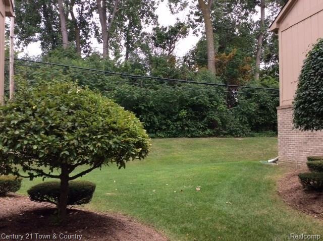 27460 Evergreen Road Lathrup Village, MI 48076 - Photo 13 of 19