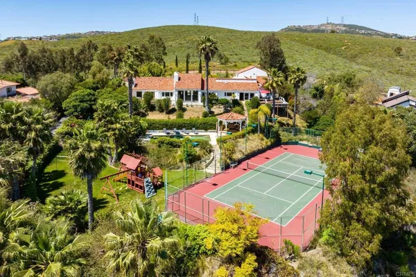 $3,995,000 | 20780 Fortuna Del Norte, Escondido, CA 92029
