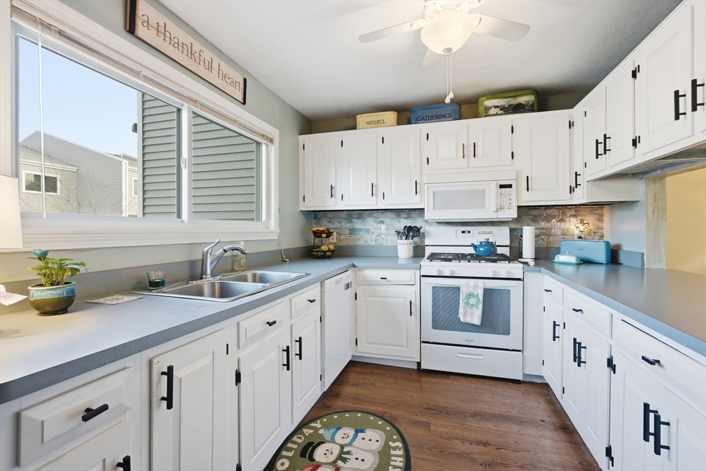 255 North Road, Unit 69 Chelmsford, MA 01824 - Photo 7 of 36