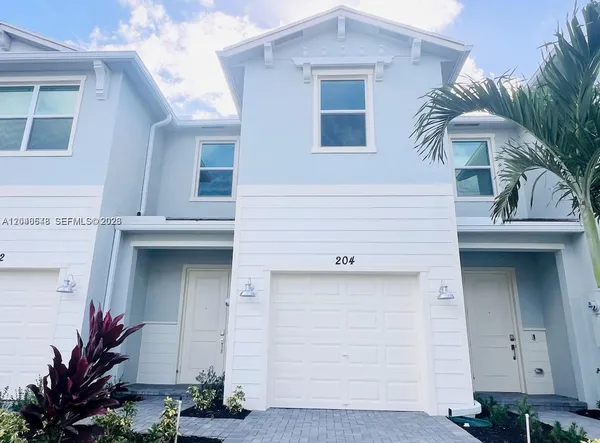 $2,350 | 204 Southeast Woodbark St Port Street, Unit 204, Port St. Lucie, FL 34984