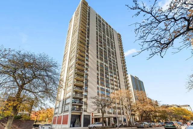 $299,000 | 1455 North Sandburg Terrace, Unit 608, Chicago, IL 60610