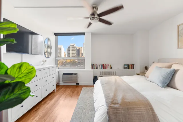 $299,000 | 1455 North Sandburg Terrace, Unit 608, Chicago, IL 60610