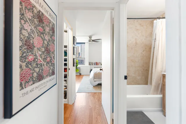 $299,000 | 1455 North Sandburg Terrace, Unit 608, Chicago, IL 60610