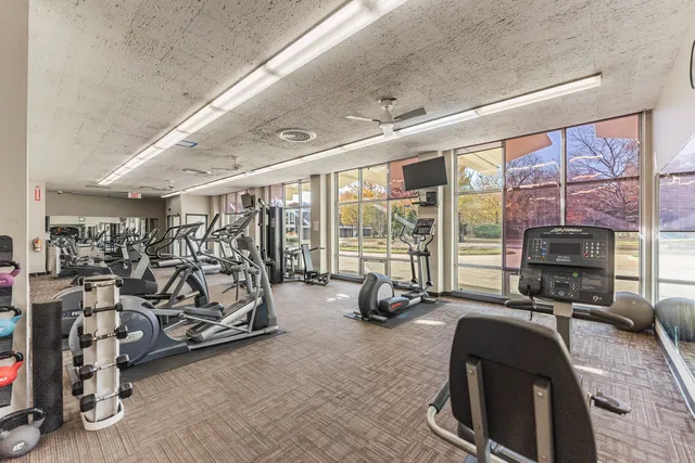 $299,000 | 1455 North Sandburg Terrace, Unit 608, Chicago, IL 60610