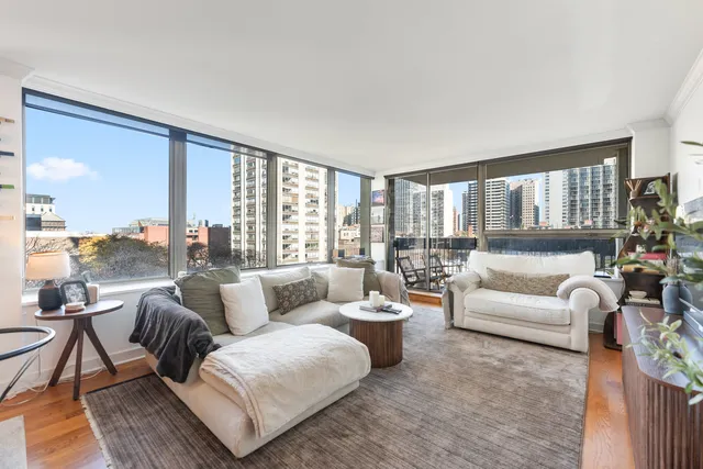 $299,000 | 1455 North Sandburg Terrace, Unit 608, Chicago, IL 60610