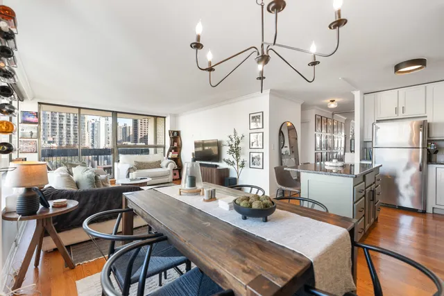 $299,000 | 1455 North Sandburg Terrace, Unit 608, Chicago, IL 60610