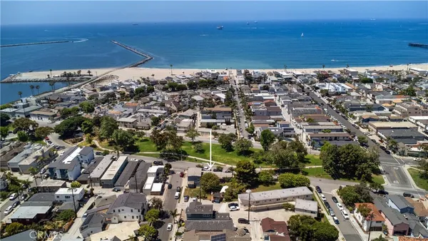 $1,995,000 | 1515 Electric Avenue, Seal Beach, CA 90740