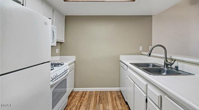 865 South B Street, Unit 1 Oxnard, CA 93030 - Photo 2 of 3 kitchen 2