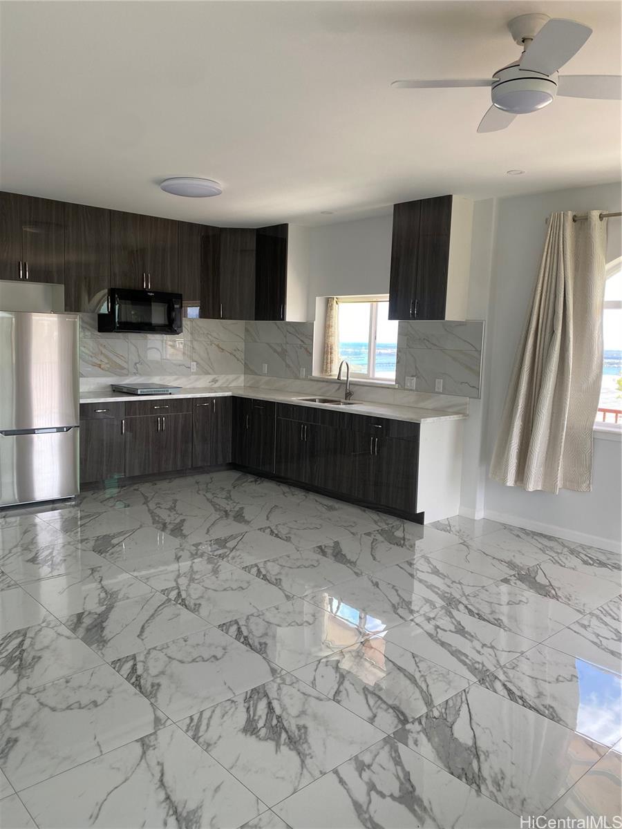 98-1040 Kaamilo Street, Unit C Aiea, HI 96701 - Photo 3 of 10