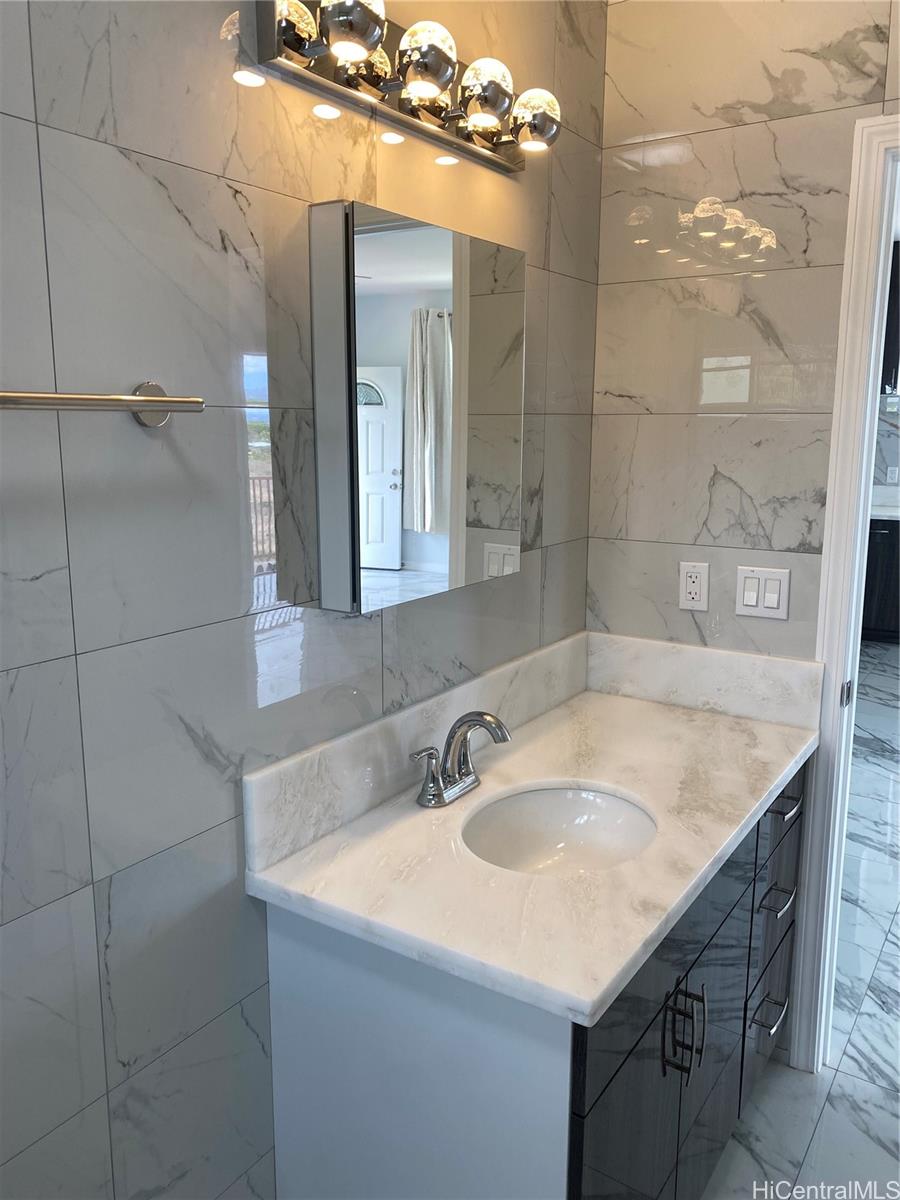 98-1040 Kaamilo Street, Unit C Aiea, HI 96701 - Photo 8 of 10