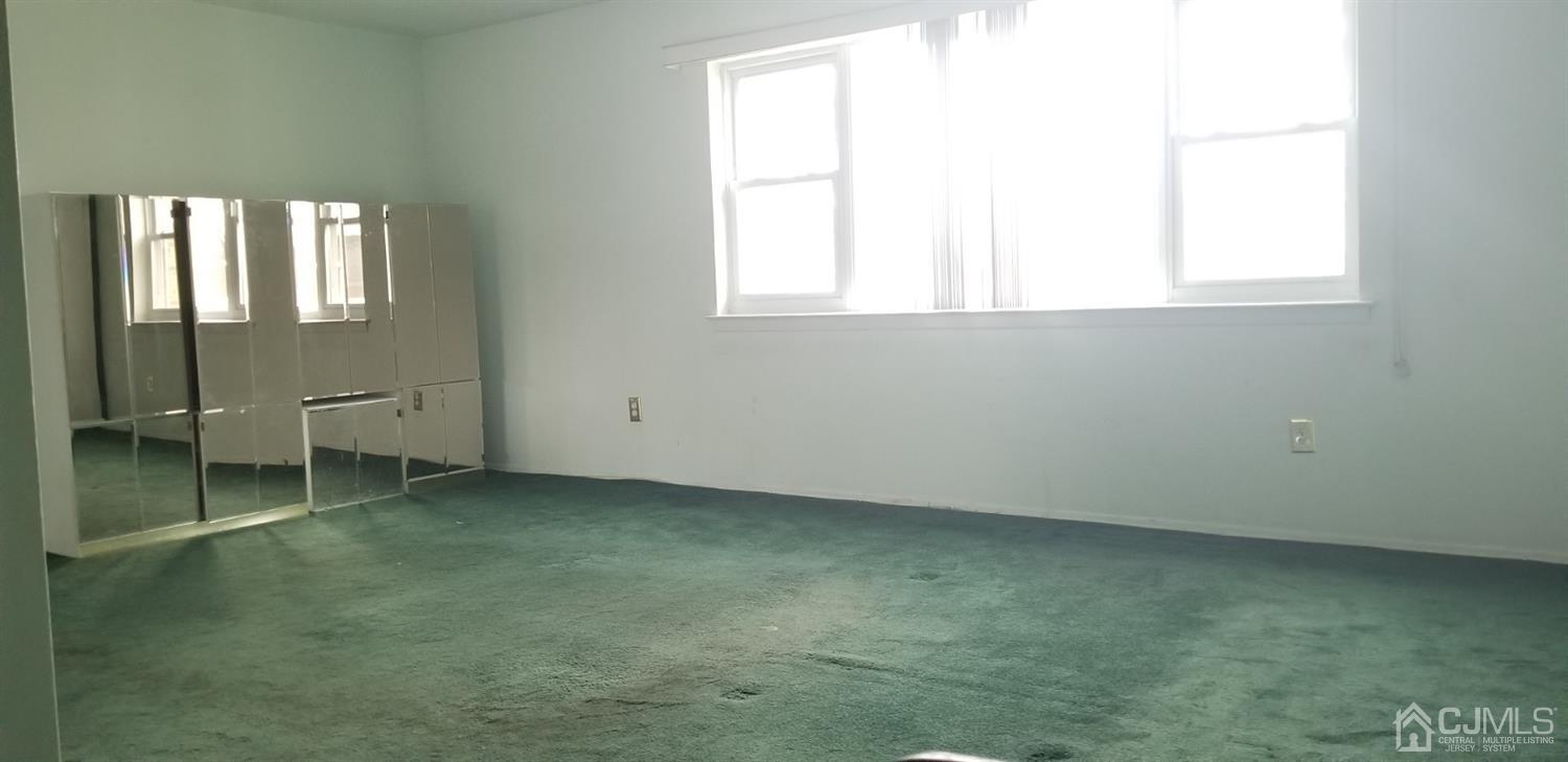 193 Evergreen Road, Unit 12B Edison, NJ 08837 - Photo 8 of 17 Living room