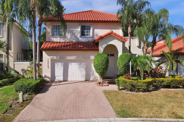 $1,115,000 | 10643 Northwest 54th Street, Doral, FL 33178