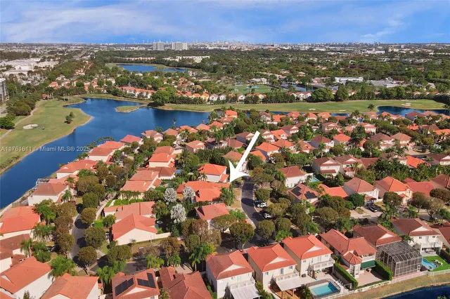 $1,115,000 | 10643 Northwest 54th Street, Doral, FL 33178