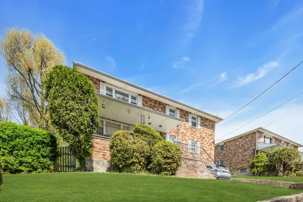 $4,200 | 29 Butler Street, Unit 1, Glen Cove, NY 11542