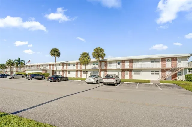 $124,900 | 2751 East Golf Boulevard, Unit 2019, Pompano Beach, FL 33064