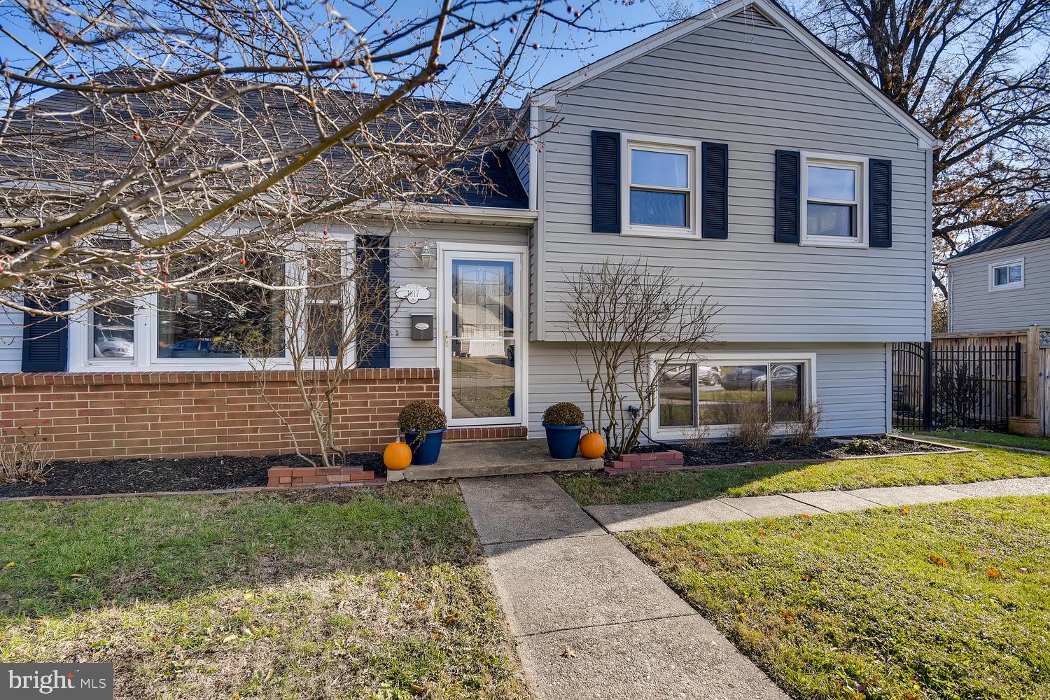 1817 Wentworth Road Baltimore, MD 21234 - Photo 2 of 28
