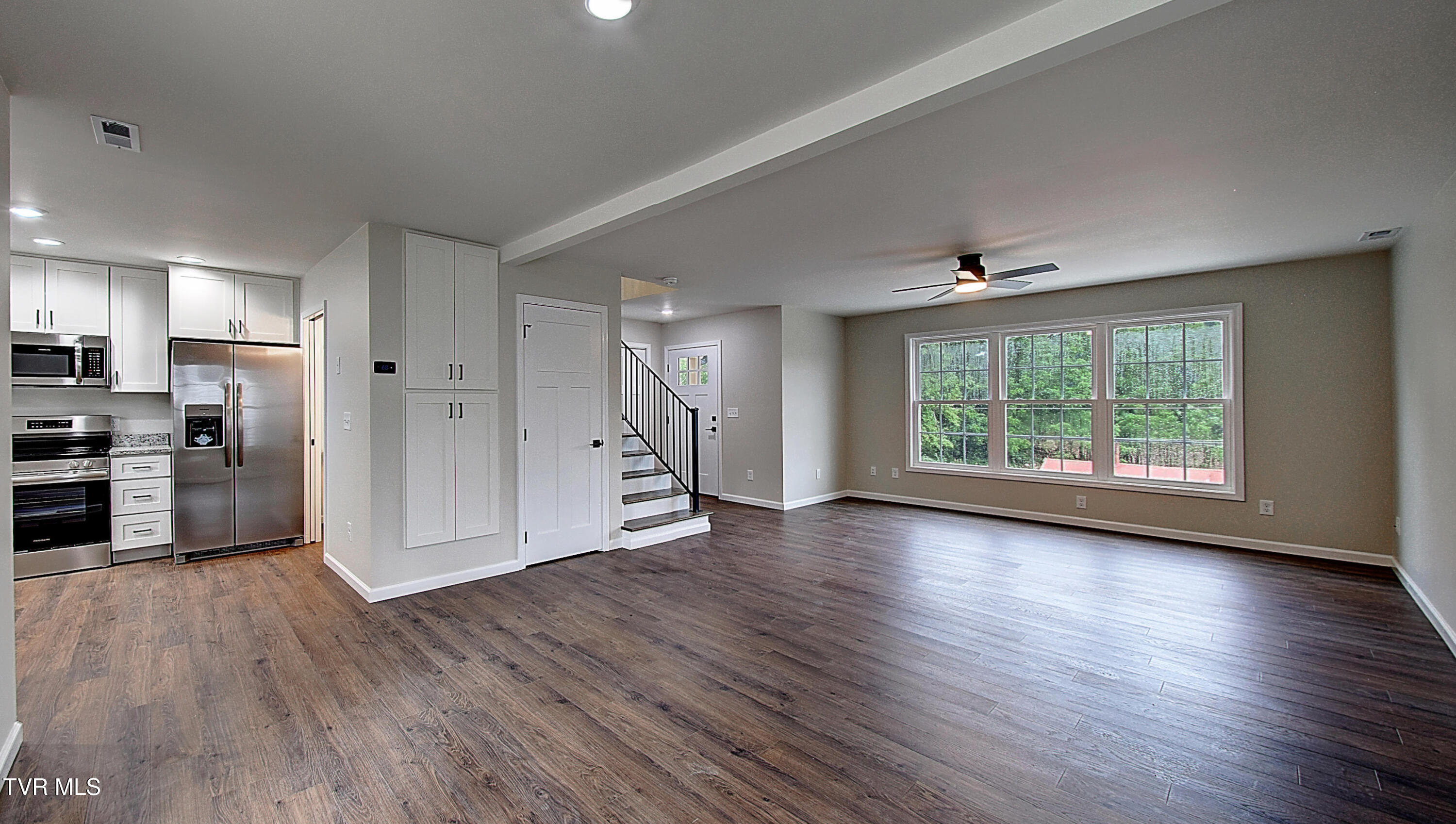 104 Daniel Lane Elizabethton, TN 37643 - Photo 11 of 29 DSC_0264And8more_stitch