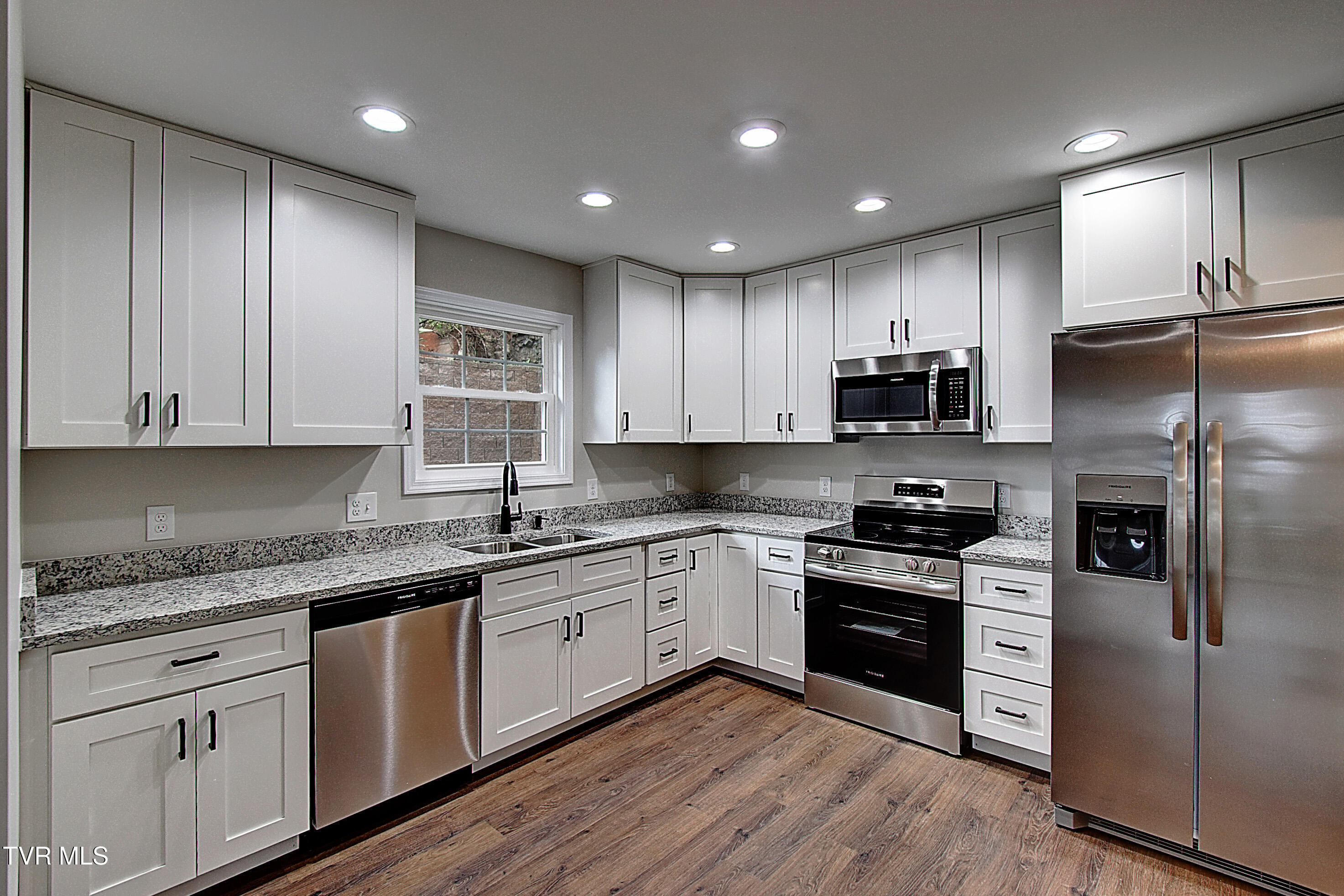 104 Daniel Lane Elizabethton, TN 37643 - Photo 12 of 29 DSC_0300And8more