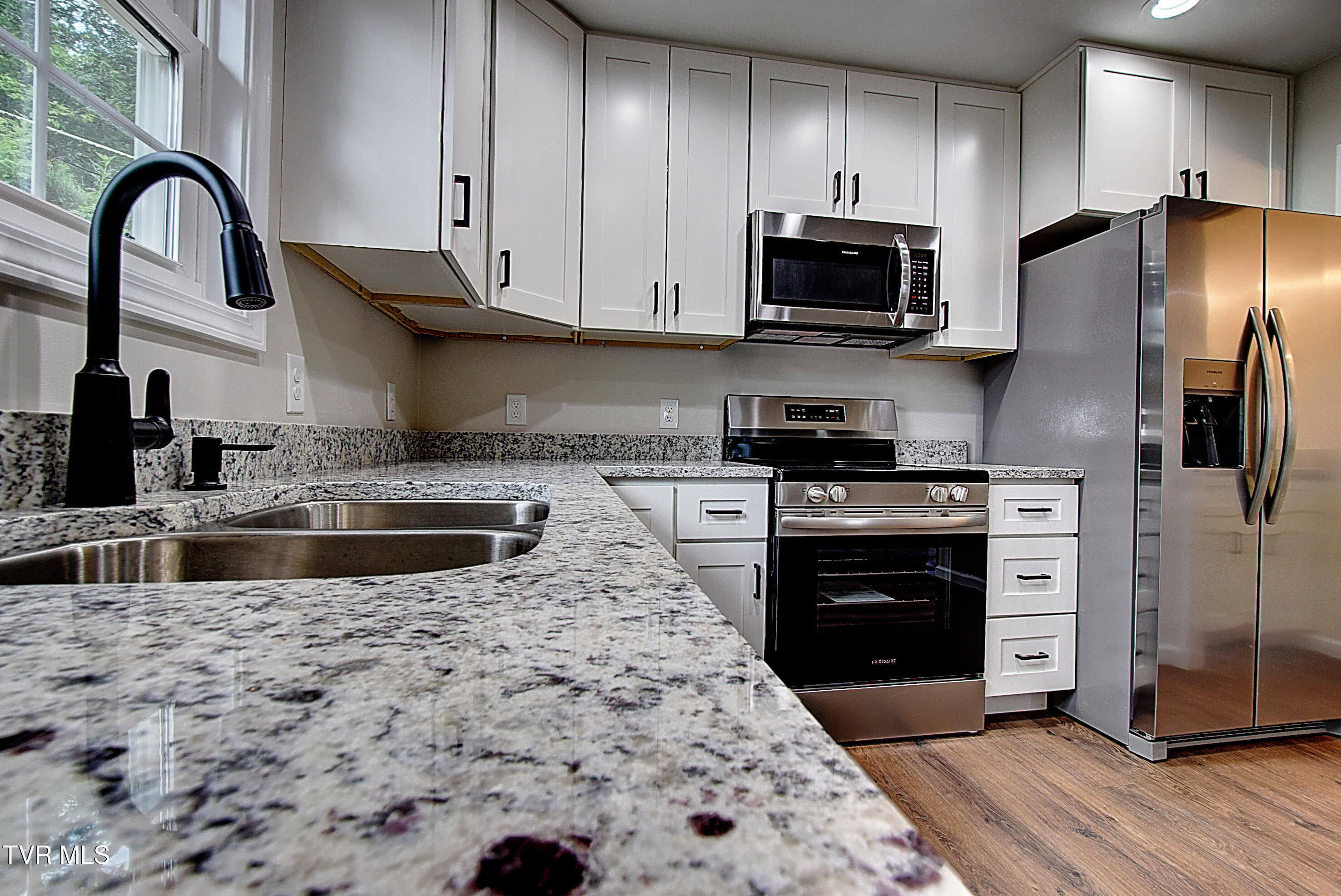 104 Daniel Lane Elizabethton, TN 37643 - Photo 14 of 29 DSC_0327And8more