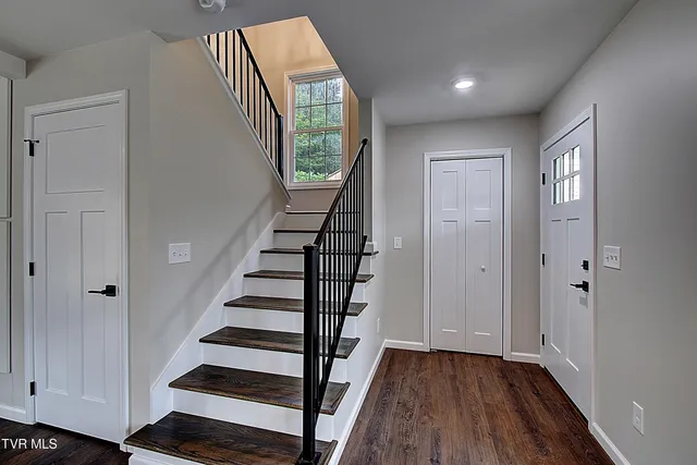 $329,900 | 104 Daniel Lane, Elizabethton, TN 37643