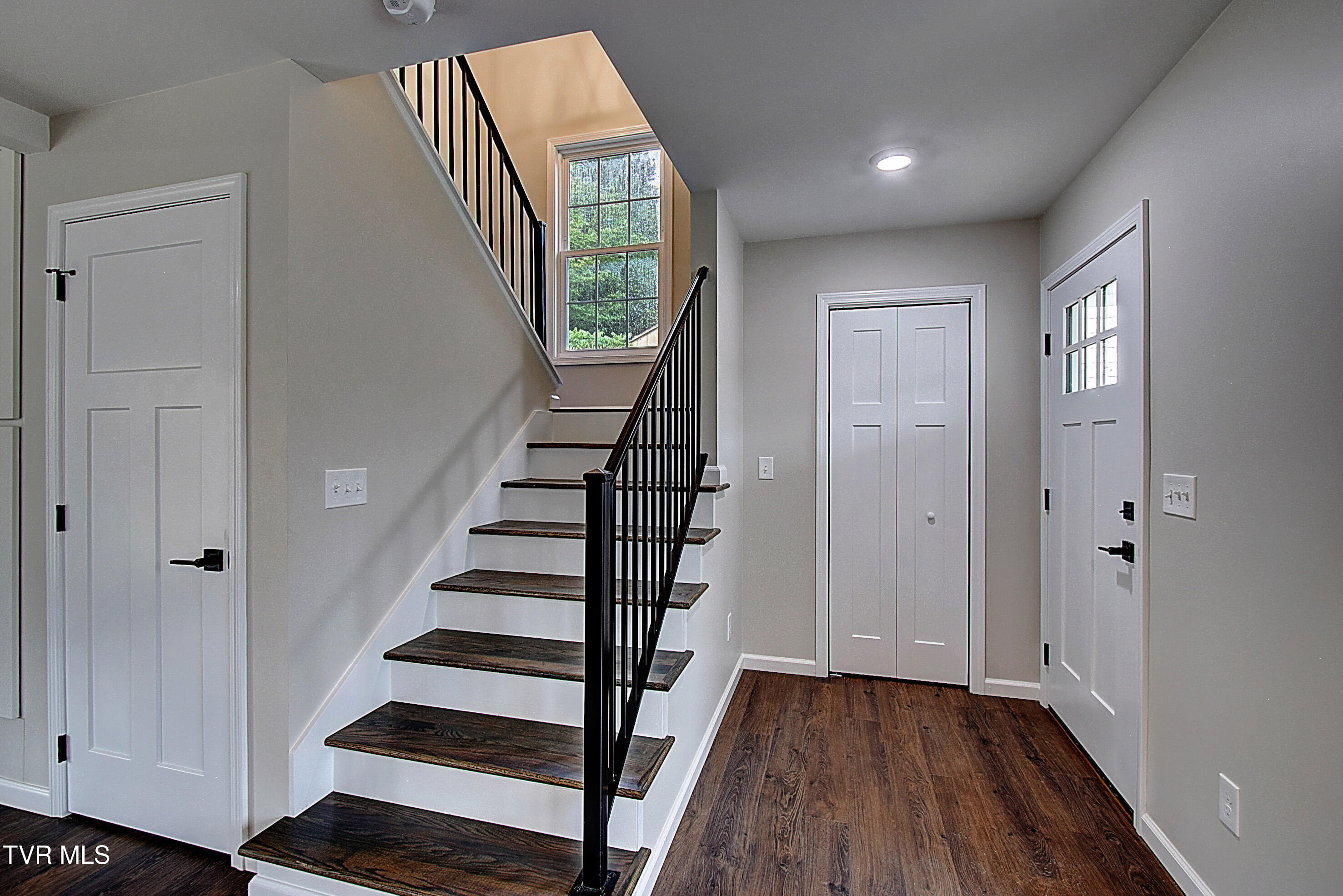 104 Daniel Lane Elizabethton, TN 37643 - Photo 16 of 29 DSC_0402And8more