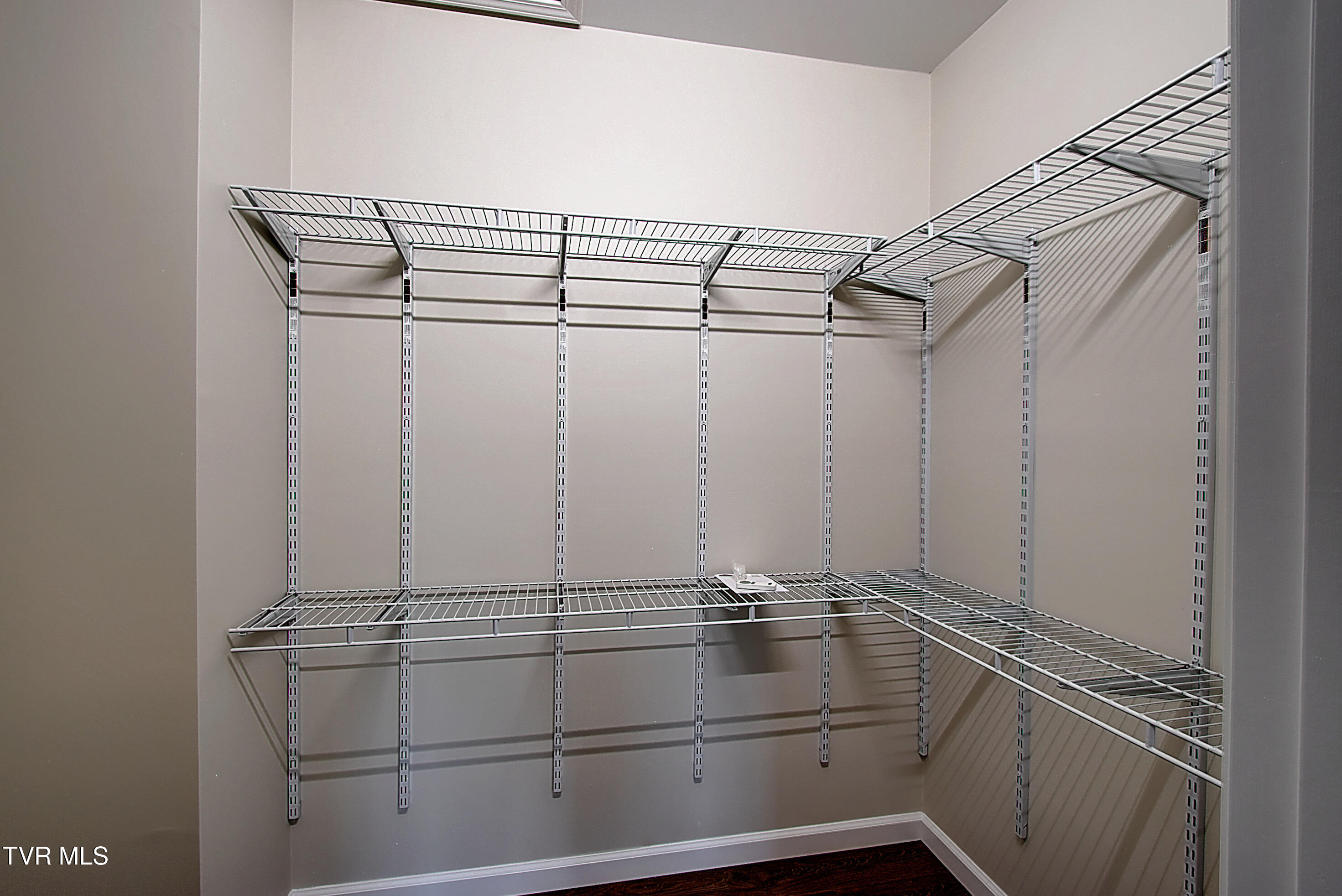 104 Daniel Lane Elizabethton, TN 37643 - Photo 20 of 29 DSC_0528_29_30_31_32_33