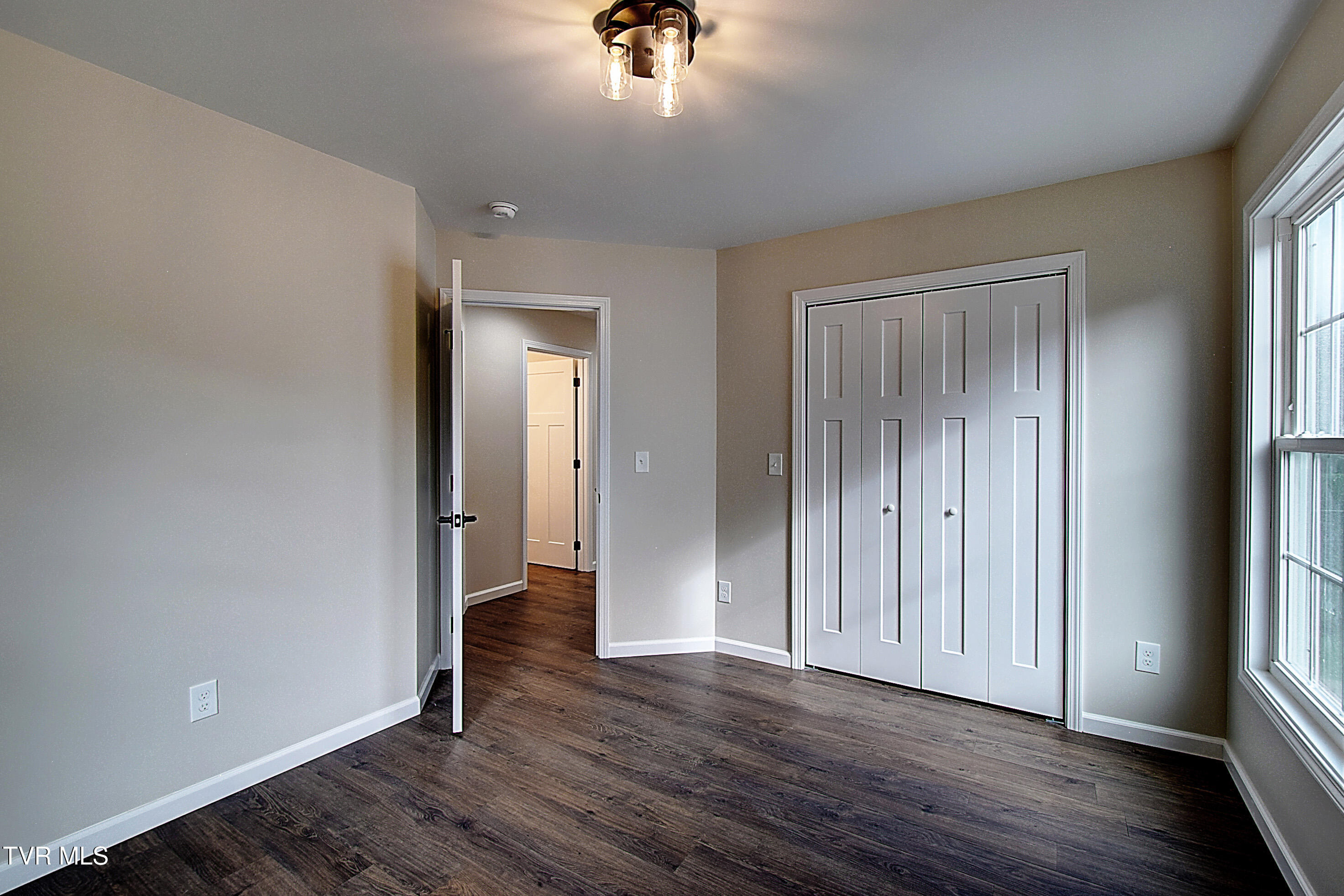 104 Daniel Lane Elizabethton, TN 37643 - Photo 22 of 29 DSC_0564And8more