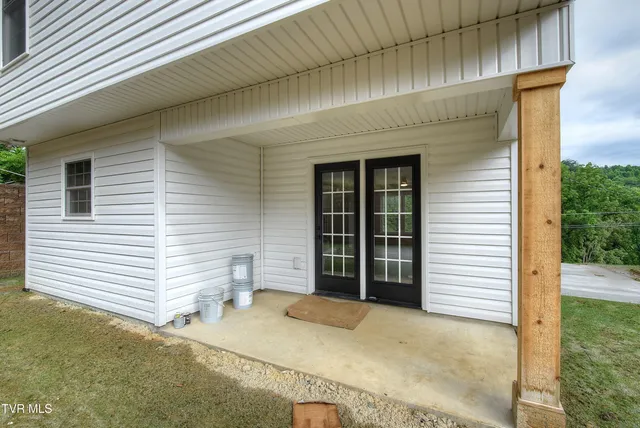$329,900 | 104 Daniel Lane, Elizabethton, TN 37643