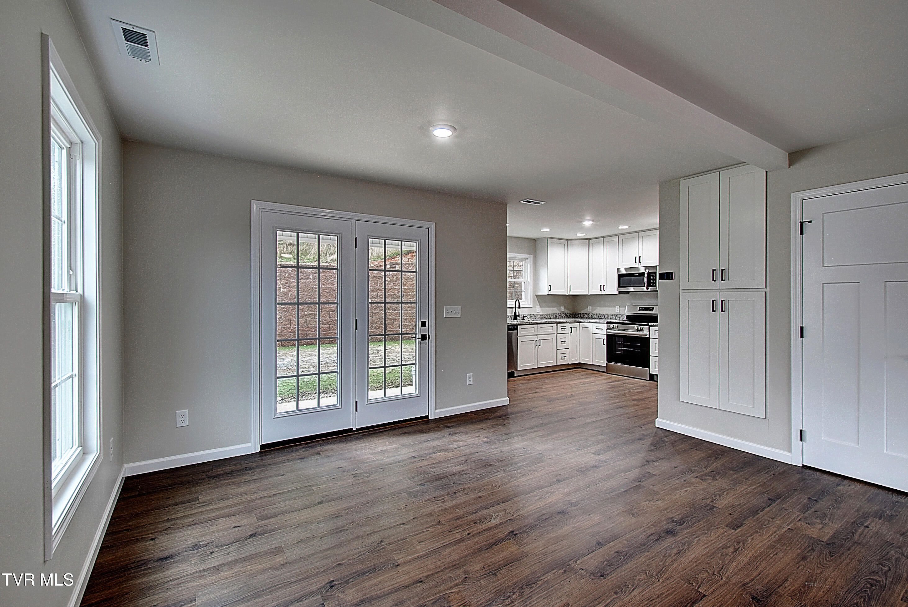 104 Daniel Lane Elizabethton, TN 37643 - Photo 10 of 29 DSC_0237And8more