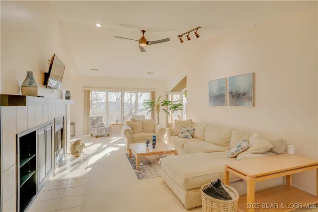 $205,000 | 28 Center Ct Drive, Unit 3A, Lake Ozark, MO 65049