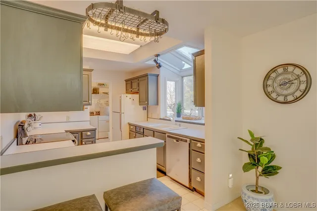 $205,000 | 28 Center Ct Drive, Unit 3A, Lake Ozark, MO 65049