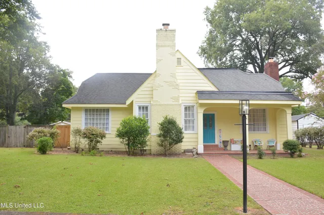 $249,000 | 513 Crockett Avenue, Greenwood, MS 38930