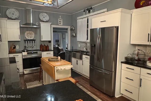 $249,000 | 513 Crockett Avenue, Greenwood, MS 38930