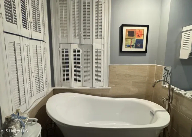 $249,000 | 513 Crockett Avenue, Greenwood, MS 38930