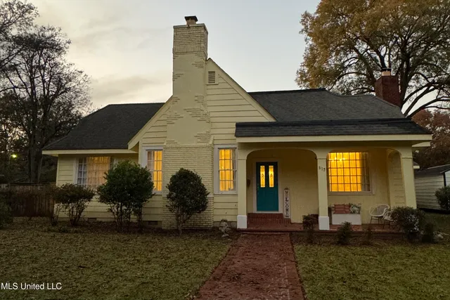 $249,000 | 513 Crockett Avenue, Greenwood, MS 38930