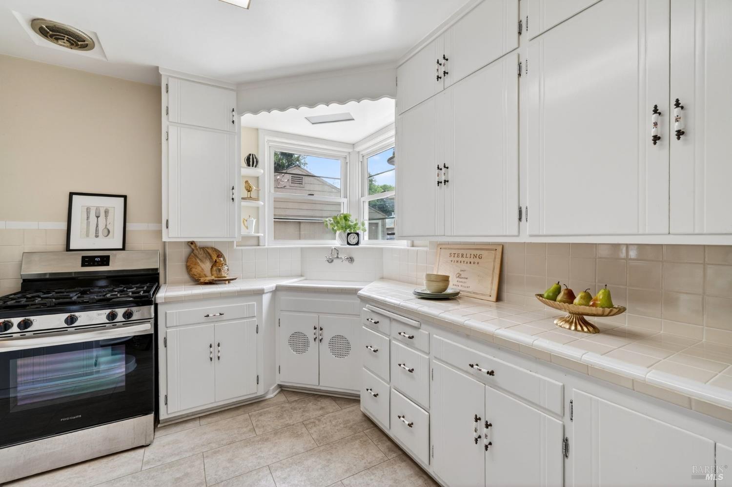 2022 Augustan Avenue Santa Rosa, CA 95404 - Photo 7 of 30