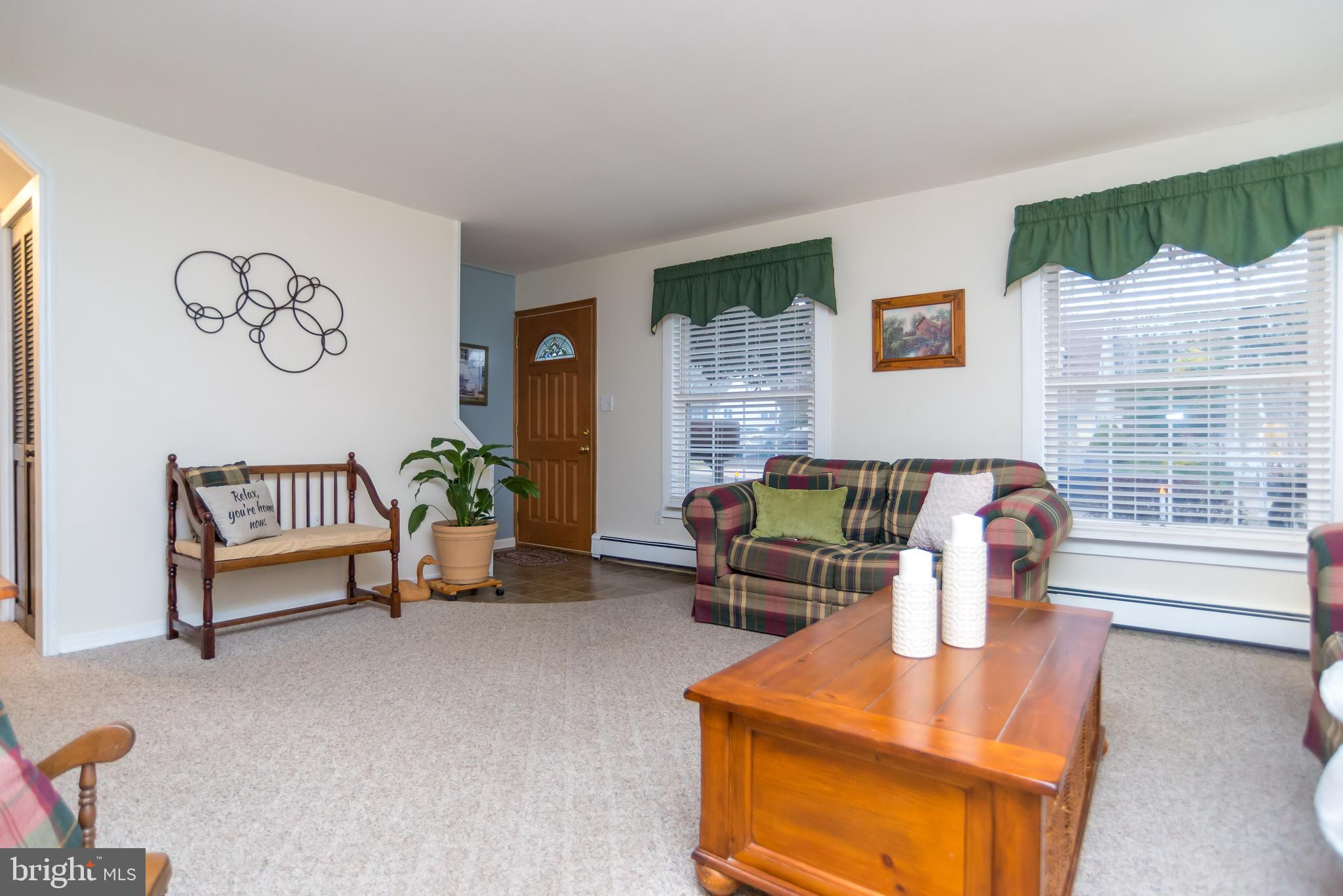 57 Handy Road Levittown, PA 19056 - Photo 5 of 23 Living Room