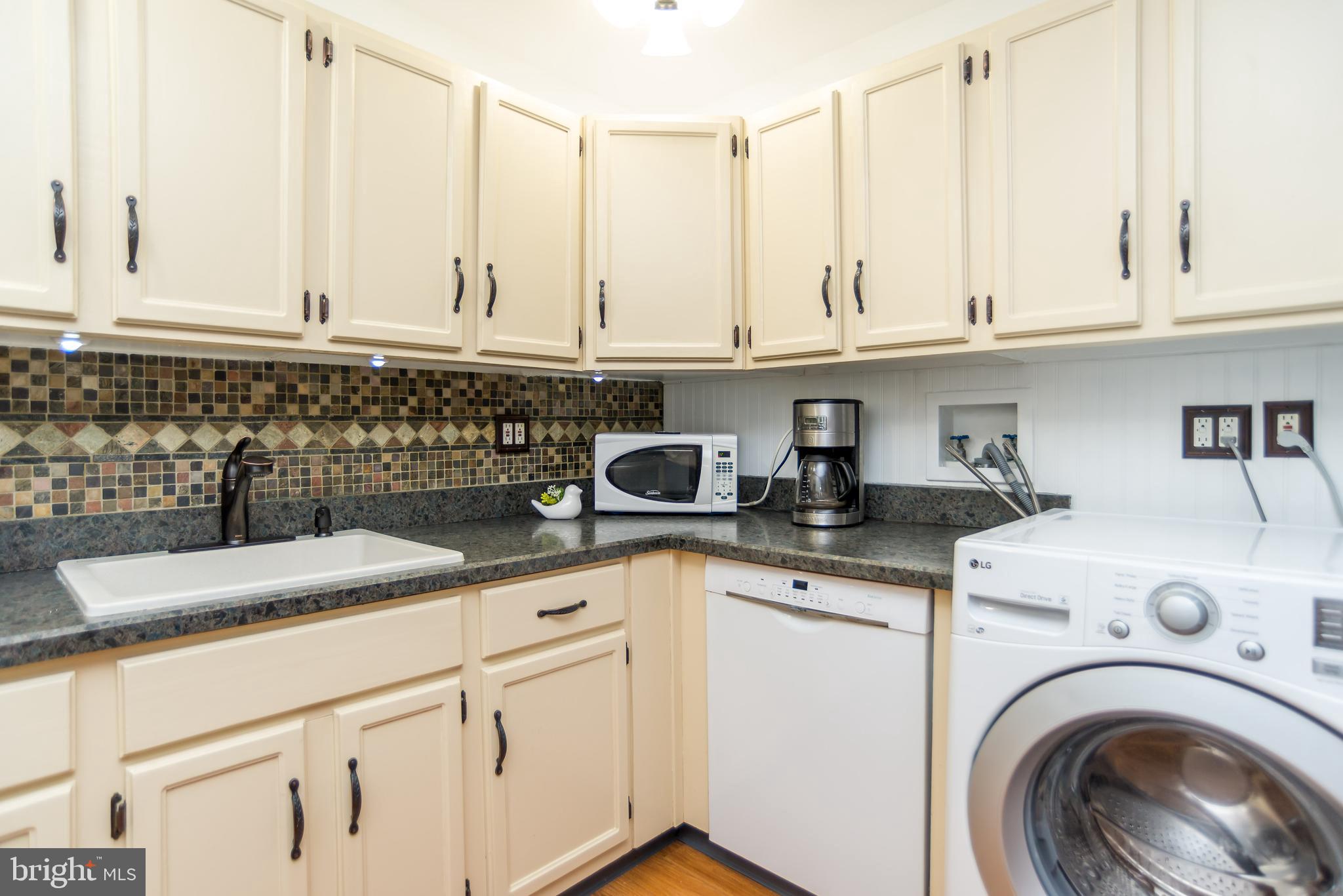 57 Handy Road Levittown, PA 19056 - Photo 8 of 23 Kitchen