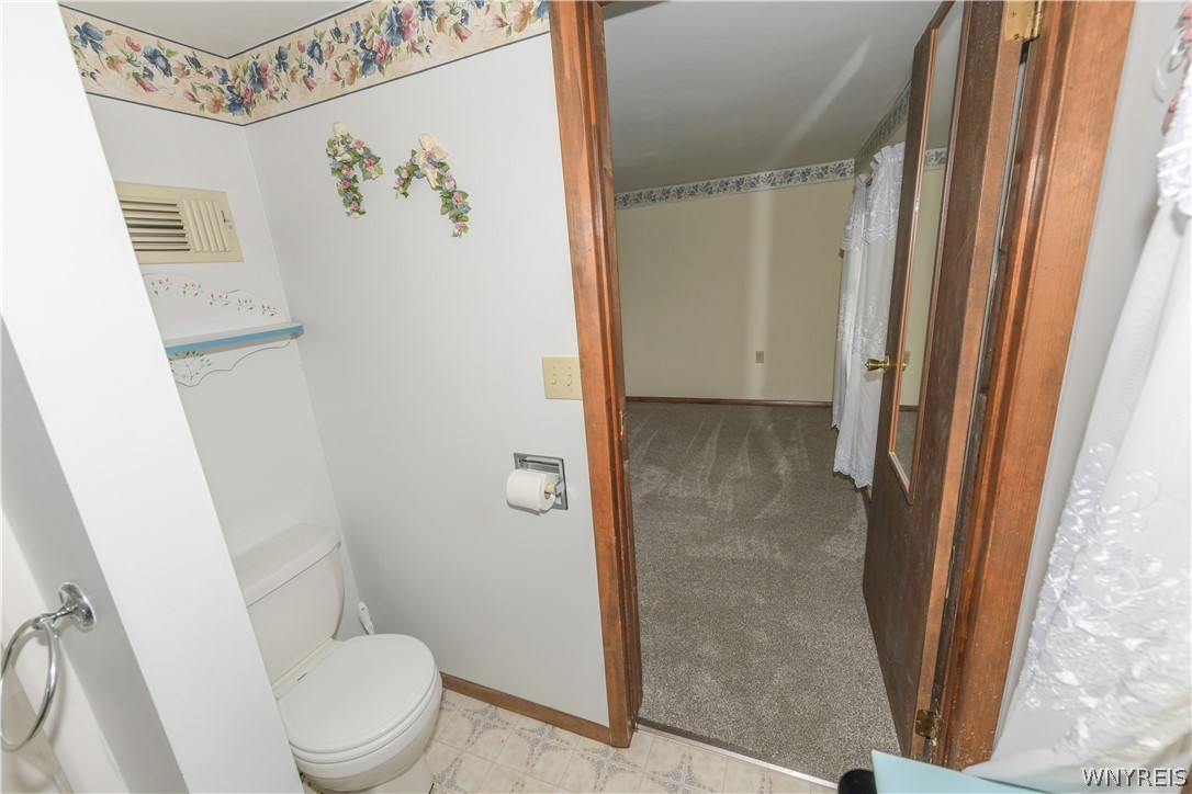 1000 Saunders Settlement Road Niagara Falls, NY 14305 - Photo 21 of 31