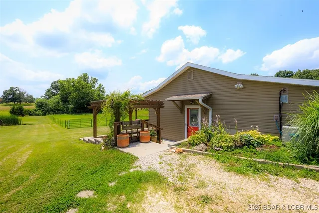 $419,900 | 10 Hidden Oaks Road, Eldon, MO 65026
