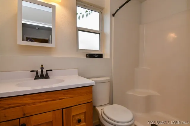 $419,900 | 10 Hidden Oaks Road, Eldon, MO 65026