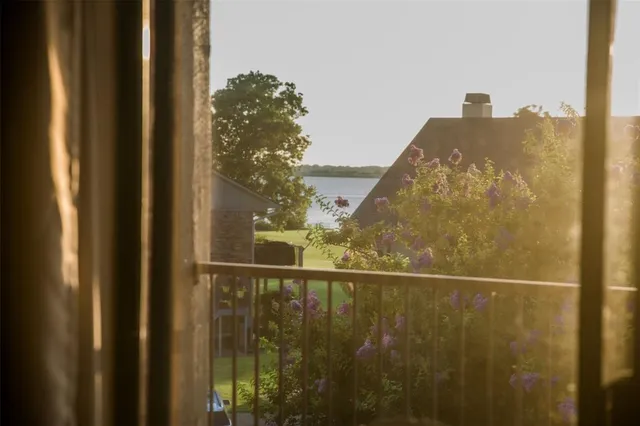 $300,000 | 1889 Signal Ridge Place, Rockwall, TX 75032