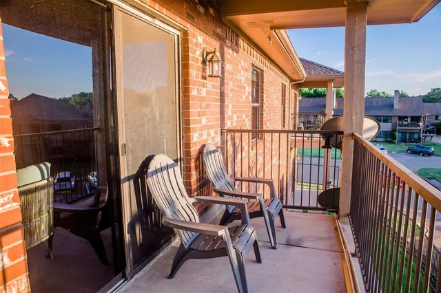 $300,000 | 1889 Signal Ridge Place, Rockwall, TX 75032