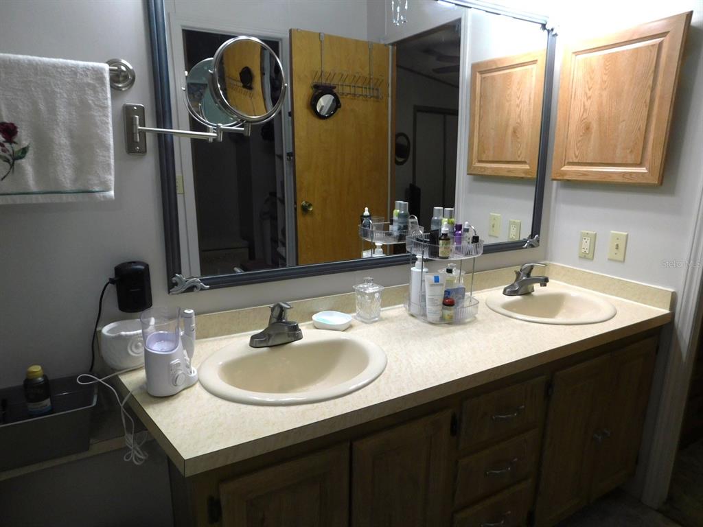 1001 Starkey Road, Unit 99 Largo, FL 33771 - Photo 38 of 45