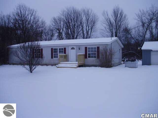 2989 West River Road Mount Pleasant, MI 48858 - Photo 3 of 5 1769247-2.JPG