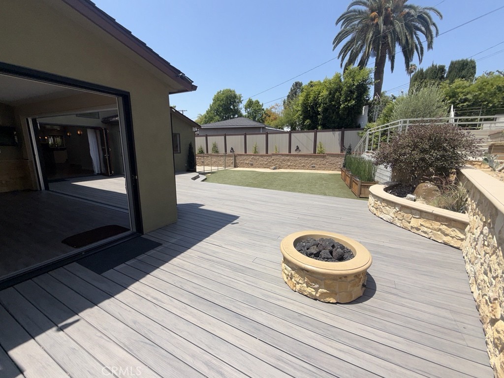 2746 North Kenneth Road Burbank, CA 91504 - Photo 24 of 29