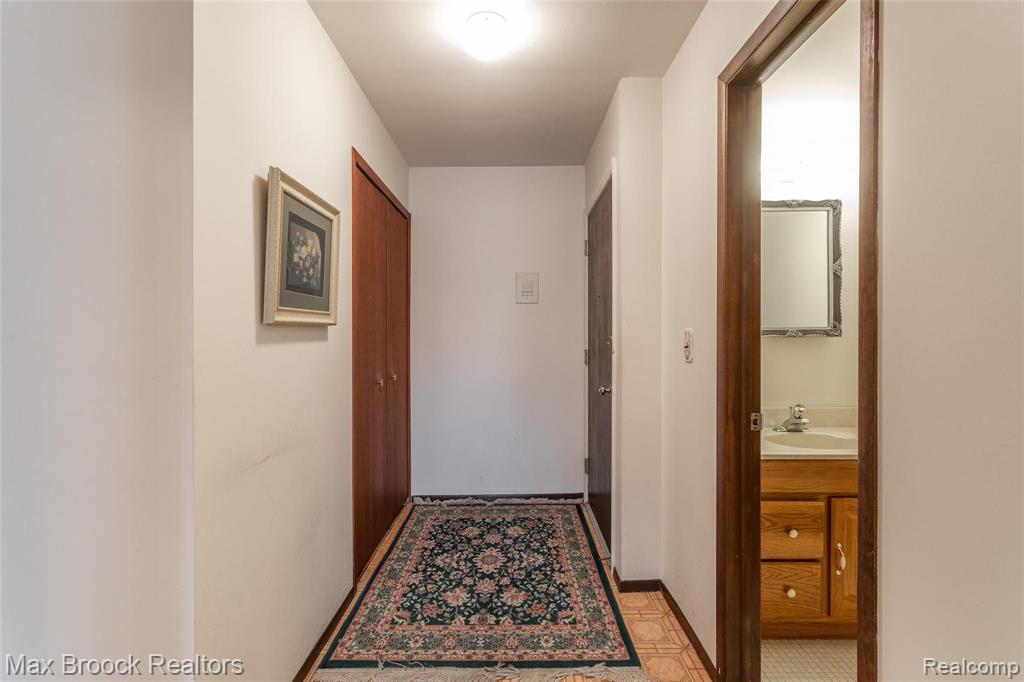1695 Riverside Drive, Unit 12 Rochester Hills, MI 48309 - Photo 3 of 29