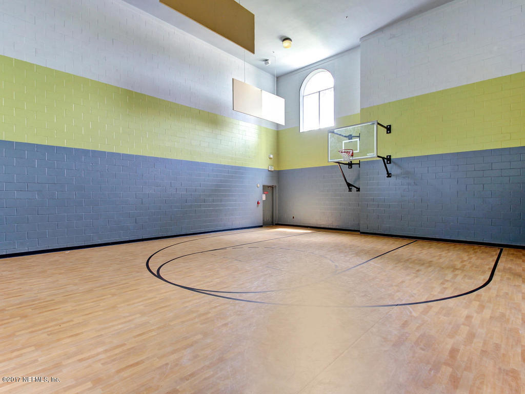 10961 Burnt Mill Road, Unit 1414 Jacksonville, FL 32256 - Photo 38 of 39 a view of a indoor basketball court