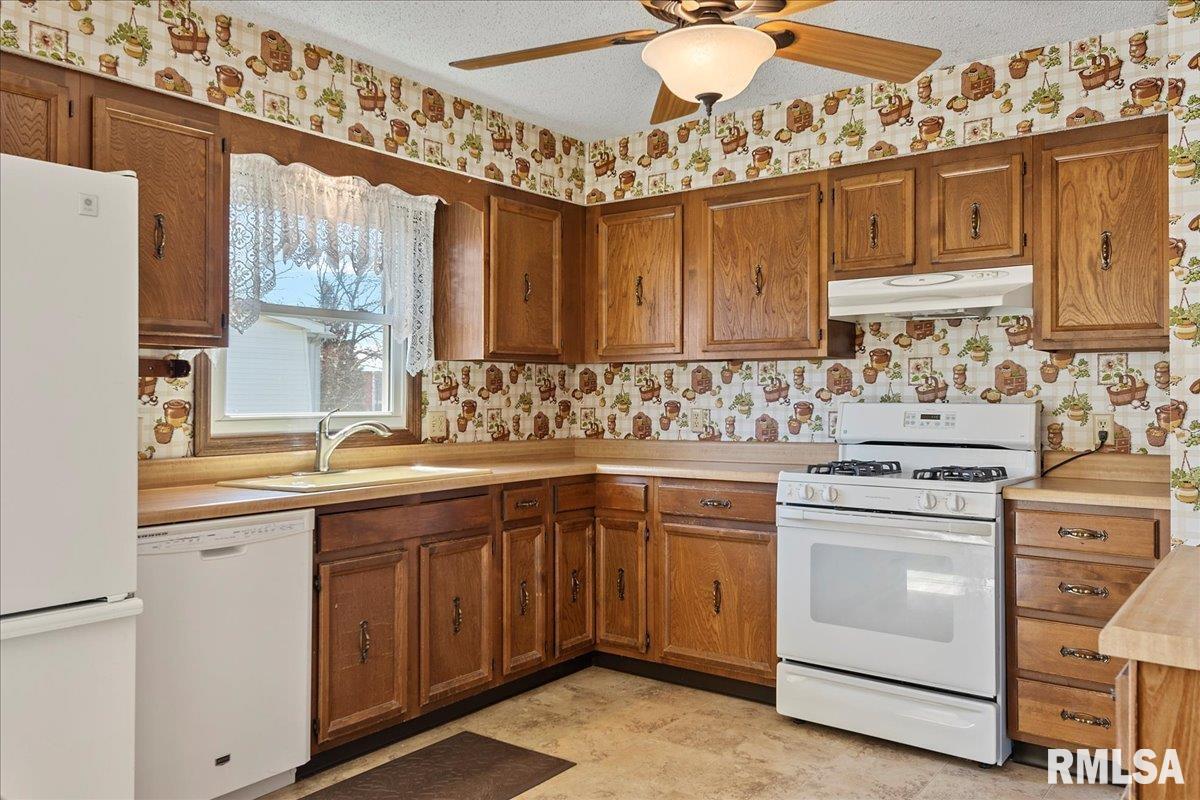 2644 Sarona Road Springfield, IL 62704 - Photo 10 of 31