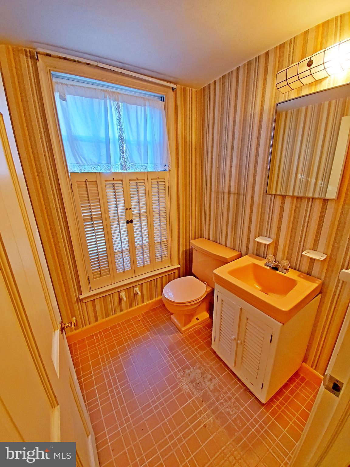 725 Woodcrest Road Wayne, PA 19087 - Photo 14 of 30 1/2 Bath 1st Floor